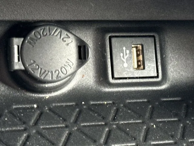 2023 Toyota RAV4 LE thumbnail 21
