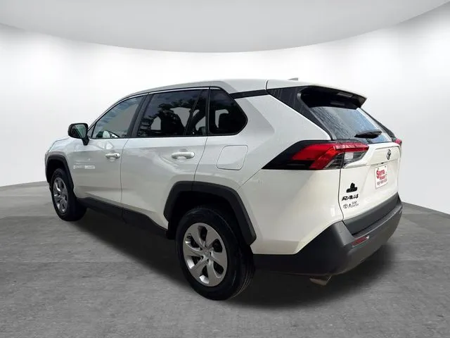 2023 Toyota RAV4 LE thumbnail 7