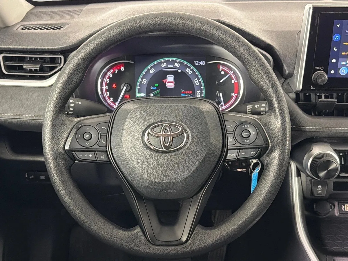 2023 Toyota RAV4 LE thumbnail 23