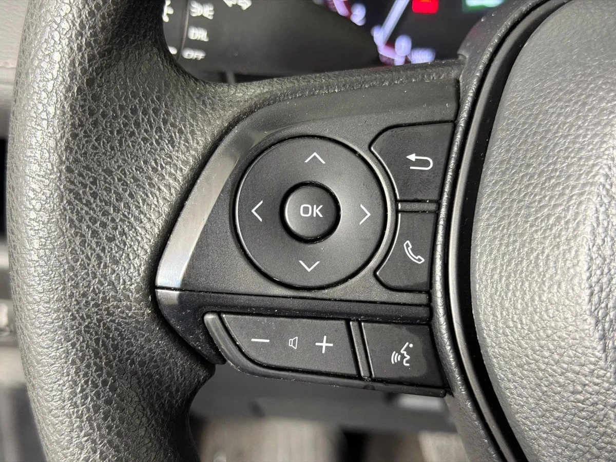 2023 Toyota RAV4 LE thumbnail 24