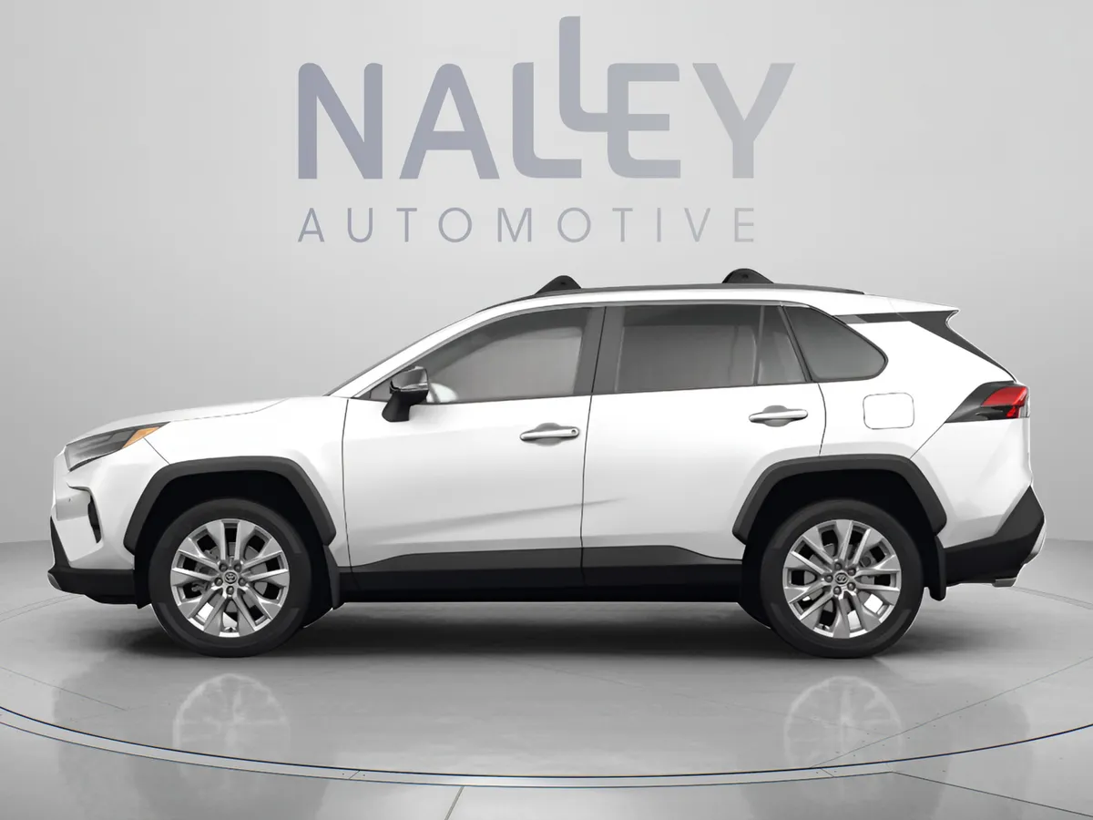 2023 Toyota RAV4 LE thumbnail 2