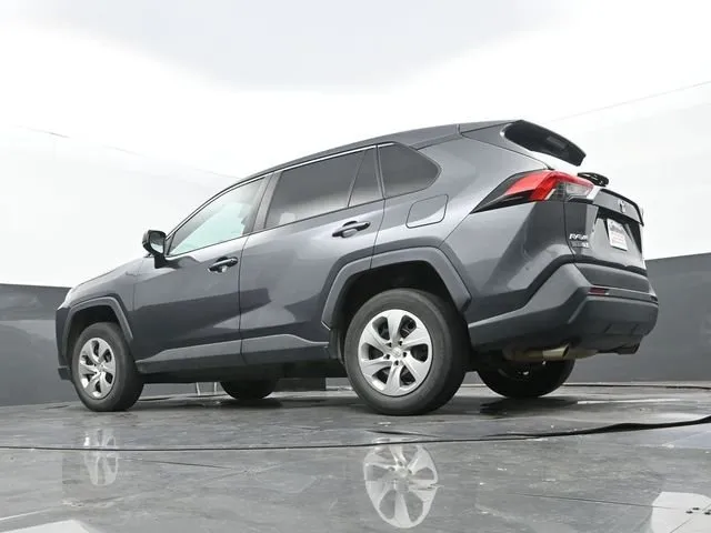 2023 Toyota RAV4 LE thumbnail 10