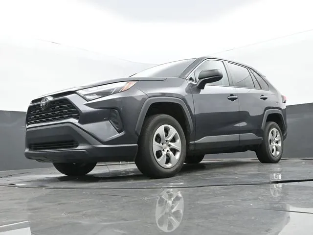 2023 Toyota RAV4 LE thumbnail 12