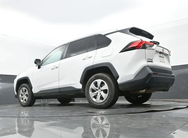 2023 Toyota RAV4 LE thumbnail 10