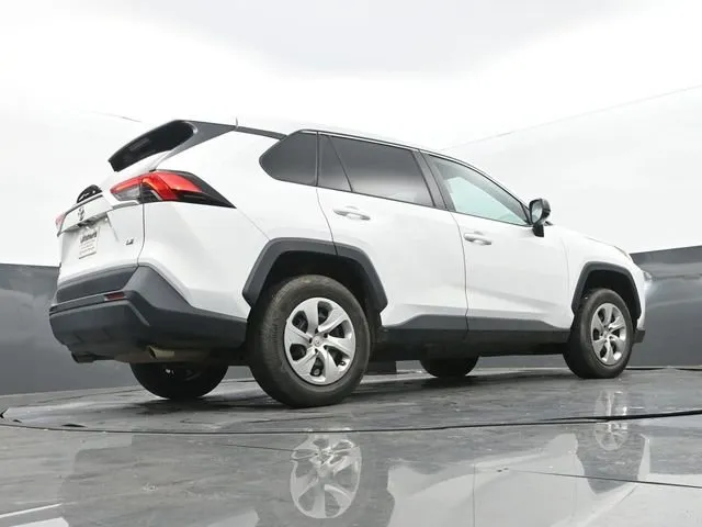 2023 Toyota RAV4 LE thumbnail 11