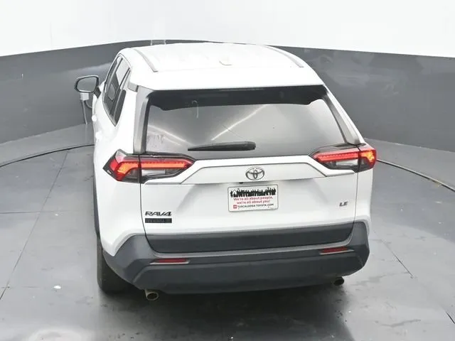 2023 Toyota RAV4 LE thumbnail 15