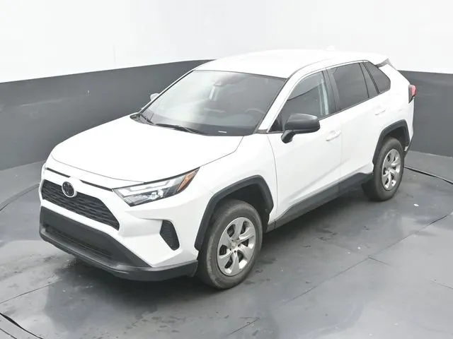 2023 Toyota RAV4 LE thumbnail 16