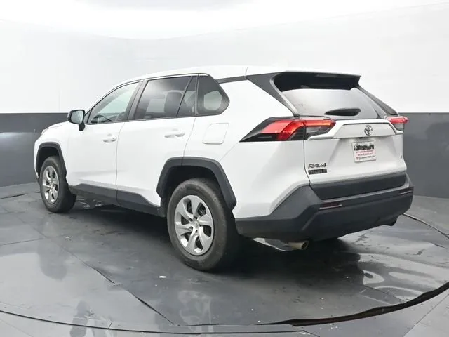 2023 Toyota RAV4 LE thumbnail 3