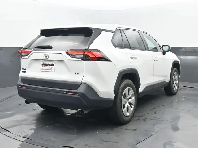 2023 Toyota RAV4 LE thumbnail 6