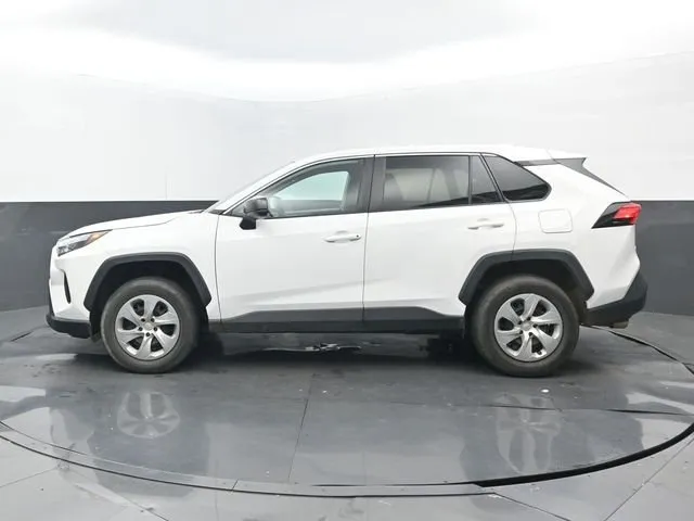 2023 Toyota RAV4 LE thumbnail 7