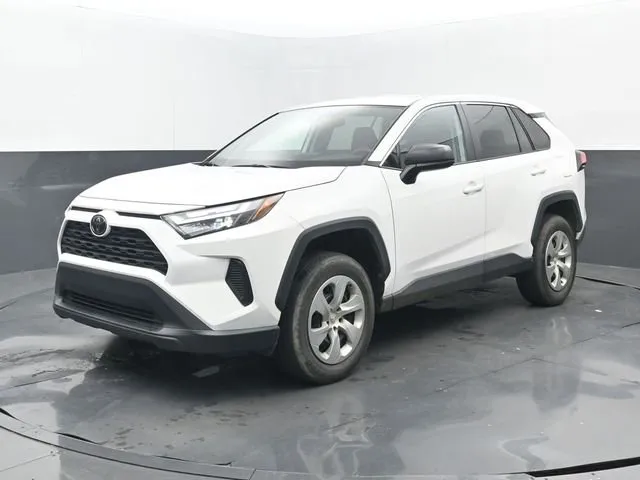 2023 Toyota RAV4 LE thumbnail 8