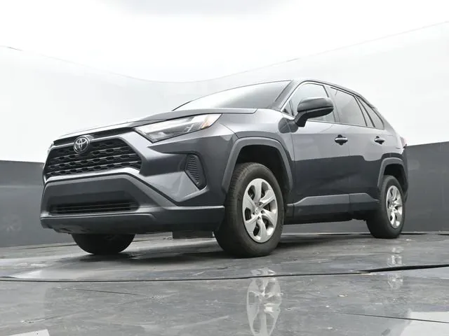 2023 Toyota RAV4 LE thumbnail 12