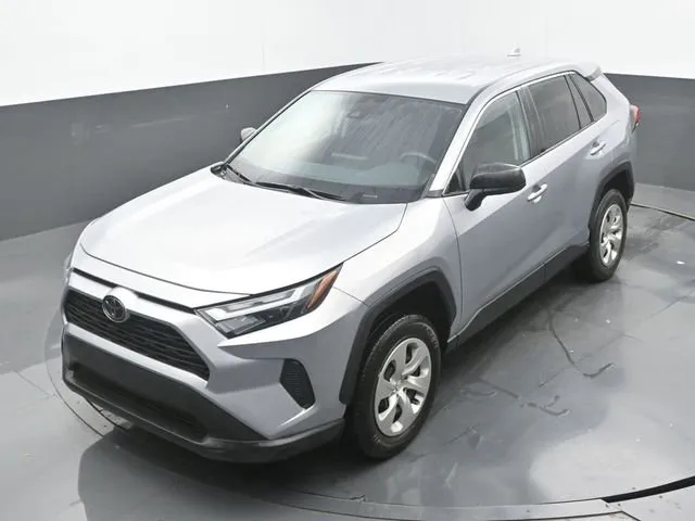 2023 Toyota RAV4 LE thumbnail 16