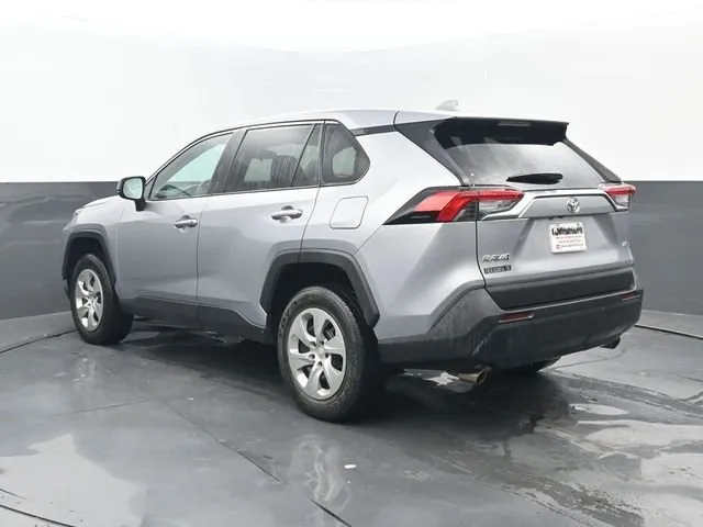 2023 Toyota RAV4 LE thumbnail 3