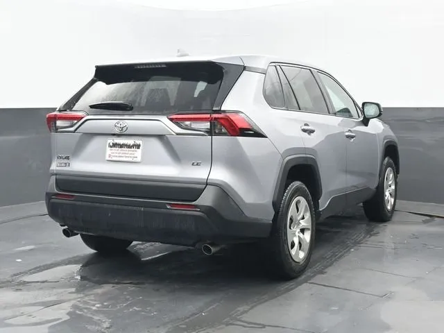 2023 Toyota RAV4 LE thumbnail 6