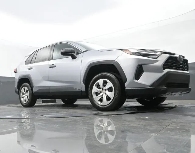 2023 Toyota RAV4 LE thumbnail 9