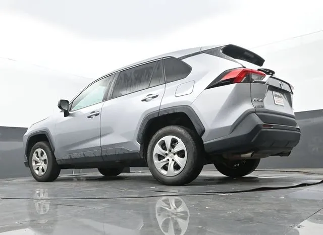 2023 Toyota RAV4 LE thumbnail 10
