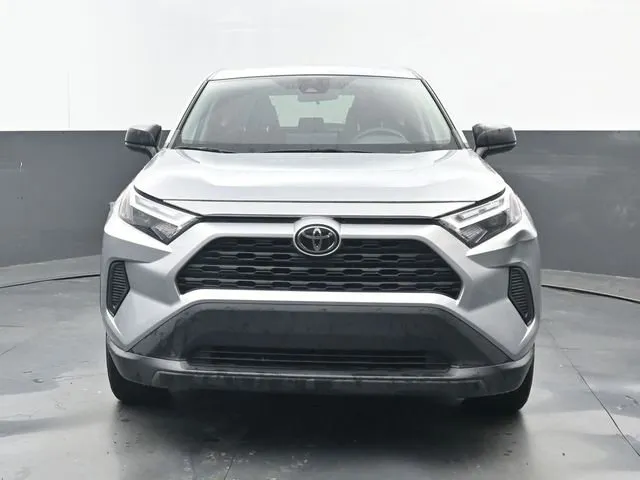 2023 Toyota RAV4 LE thumbnail 5