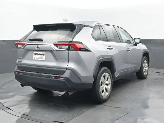 2023 Toyota RAV4 LE thumbnail 6