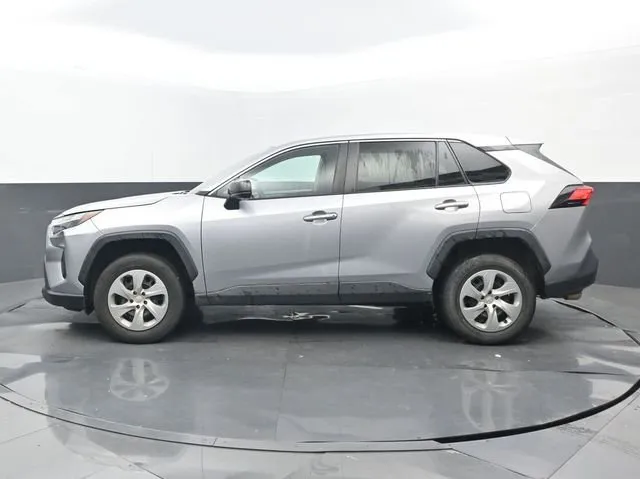 2023 Toyota RAV4 LE thumbnail 7