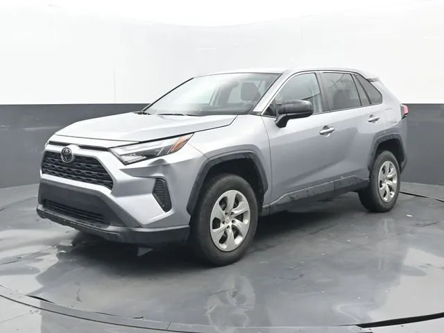 2023 Toyota RAV4 LE thumbnail 8