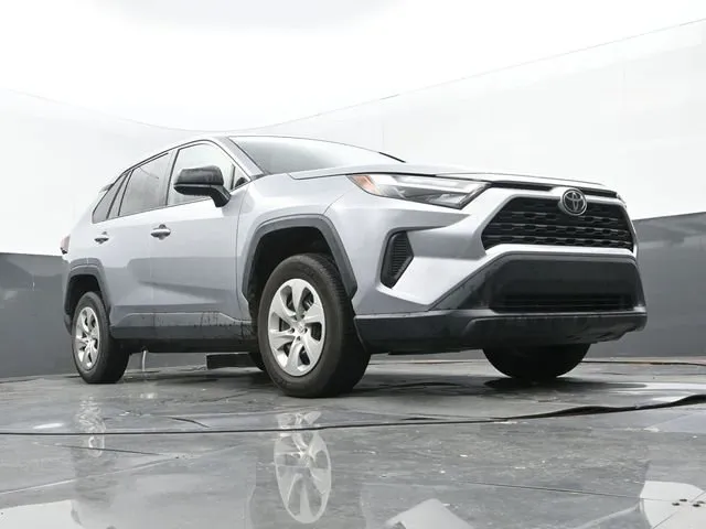2023 Toyota RAV4 LE thumbnail 9