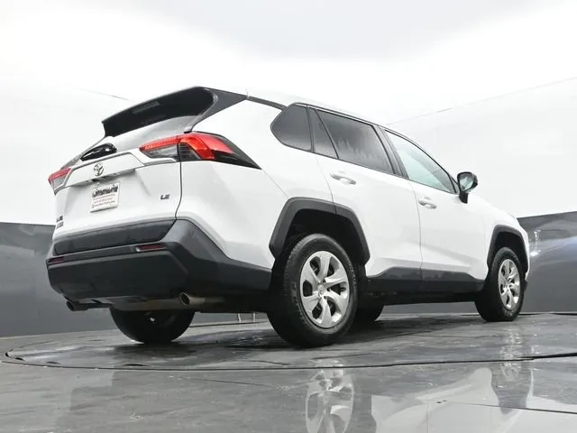 2023 Toyota RAV4 LE thumbnail 11