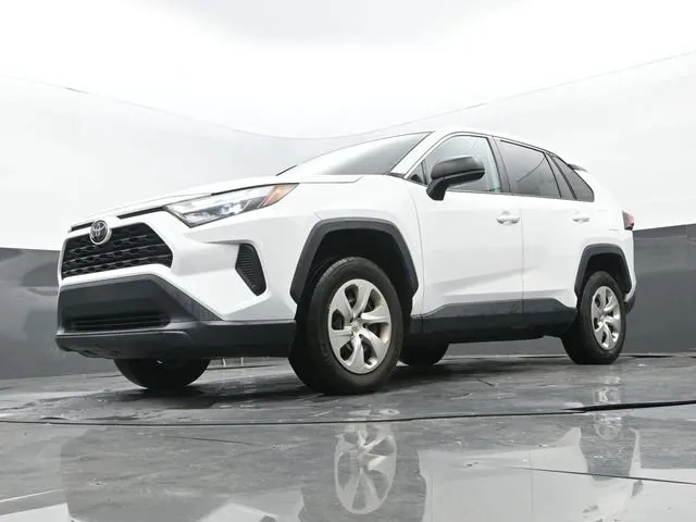 2023 Toyota RAV4 LE thumbnail 12