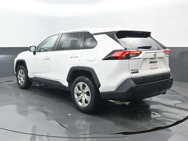 2023 Toyota RAV4 LE thumbnail 3