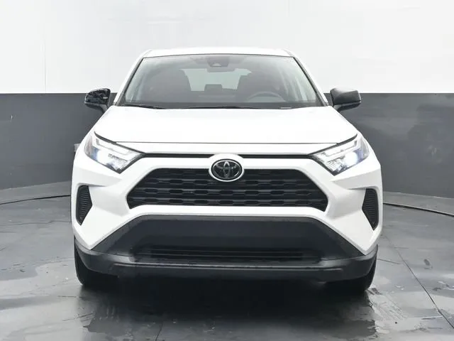2023 Toyota RAV4 LE thumbnail 5