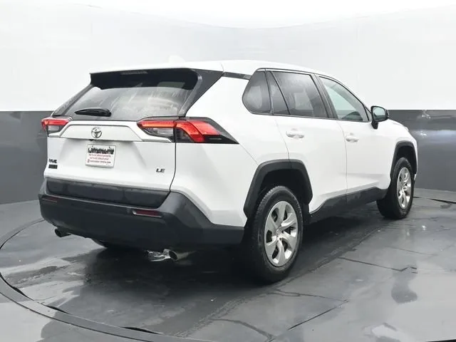 2023 Toyota RAV4 LE thumbnail 6