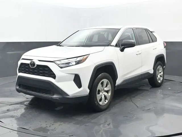2023 Toyota RAV4 LE thumbnail 8