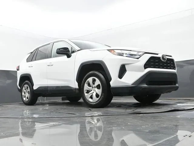 2023 Toyota RAV4 LE thumbnail 9
