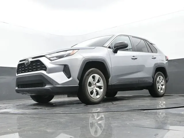 2023 Toyota RAV4 LE thumbnail 12