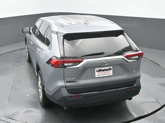 2023 Toyota RAV4 LE thumbnail 15