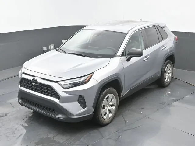 2023 Toyota RAV4 LE thumbnail 16
