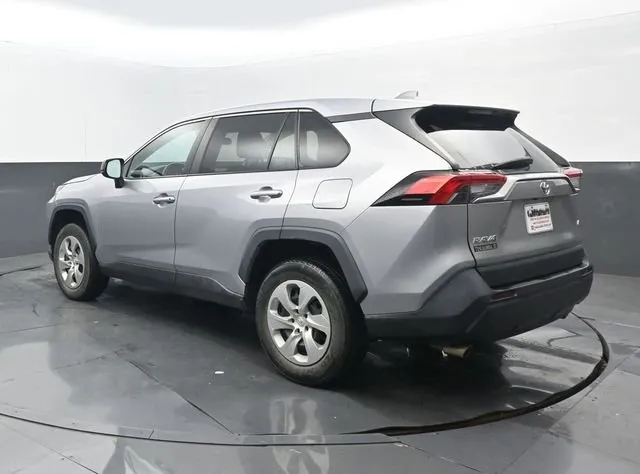 2023 Toyota RAV4 LE thumbnail 3
