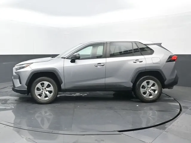 2023 Toyota RAV4 LE thumbnail 7