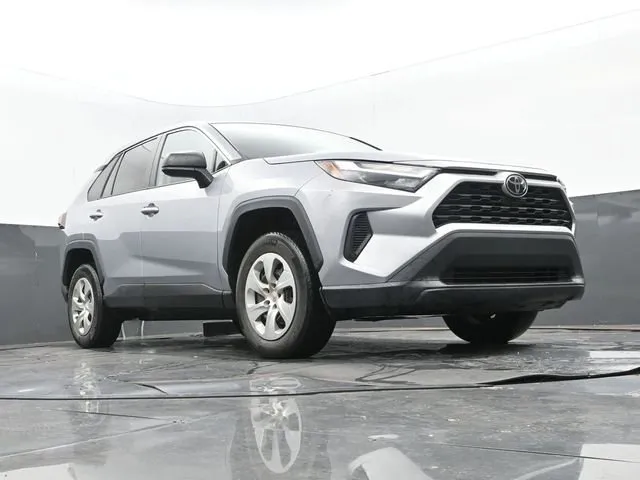 2023 Toyota RAV4 LE thumbnail 9