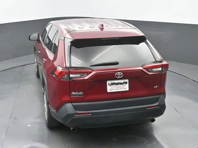 2023 Toyota RAV4 LE thumbnail 15