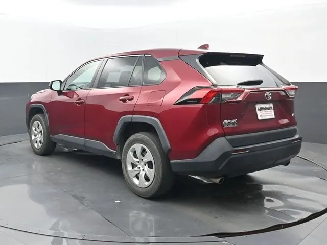 2023 Toyota RAV4 LE thumbnail 3