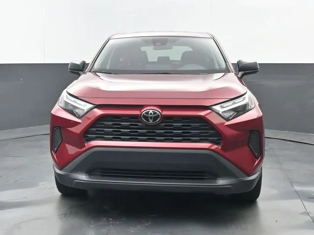 2023 Toyota RAV4 LE thumbnail 5