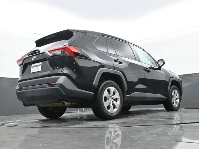 2023 Toyota RAV4 LE thumbnail 11