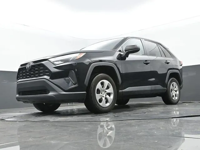 2023 Toyota RAV4 LE thumbnail 12