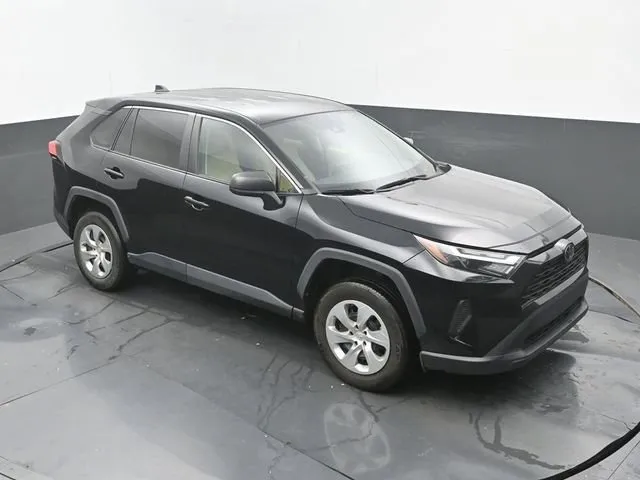 2023 Toyota RAV4 LE thumbnail 13