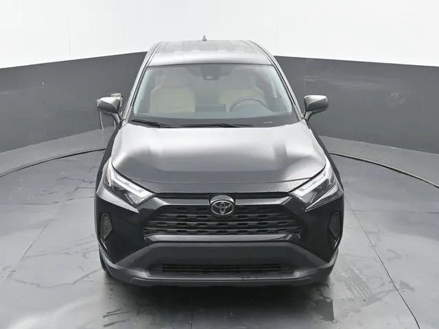 2023 Toyota RAV4 LE thumbnail 14