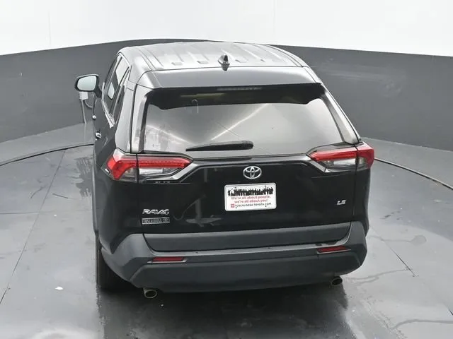 2023 Toyota RAV4 LE thumbnail 15