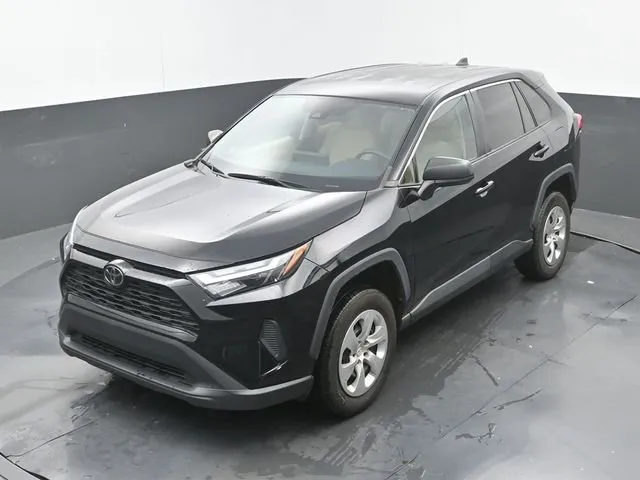 2023 Toyota RAV4 LE thumbnail 16
