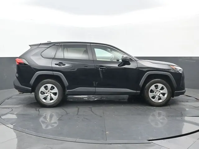 2023 Toyota RAV4 LE thumbnail 2