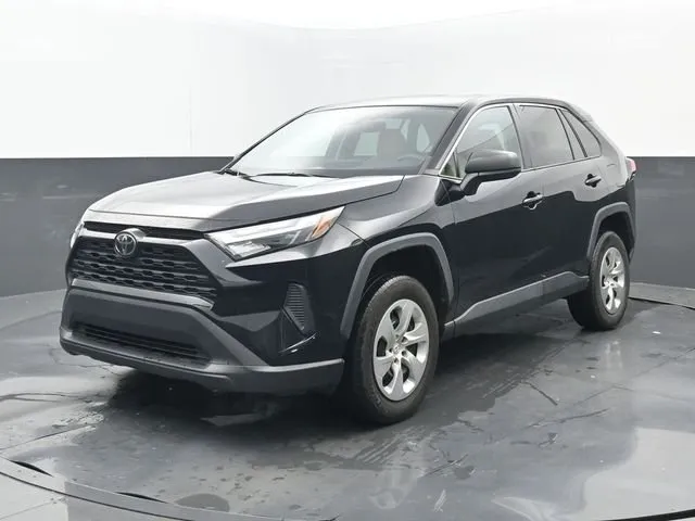 2023 Toyota RAV4 LE thumbnail 8